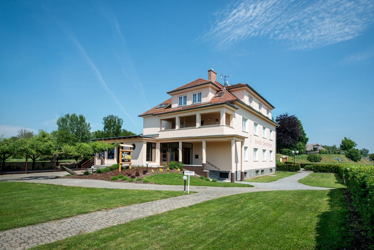 Hotel Skanzen Depandance Велеград Экстерьер фото
