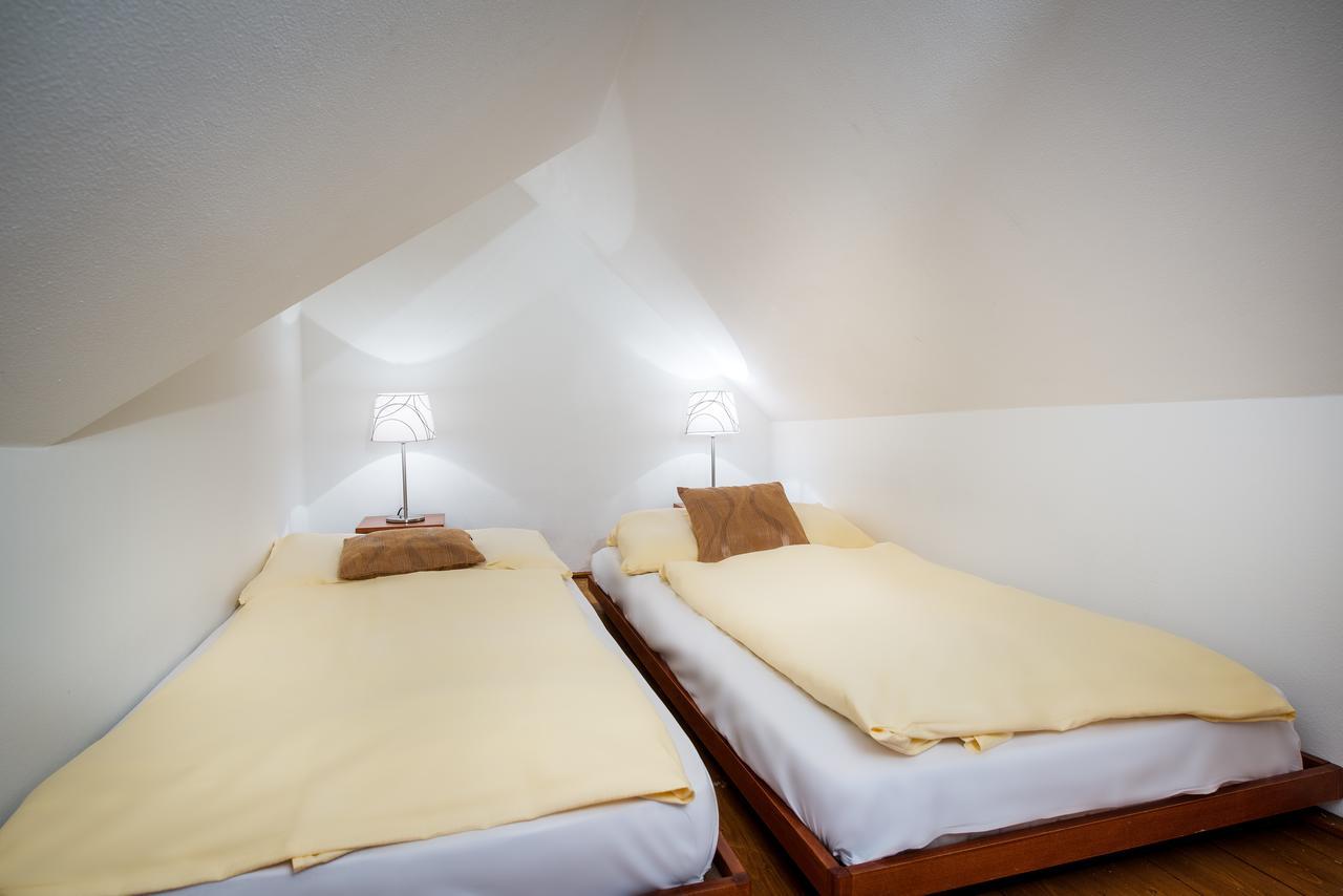 Hotel Skanzen Depandance Велеград Экстерьер фото
