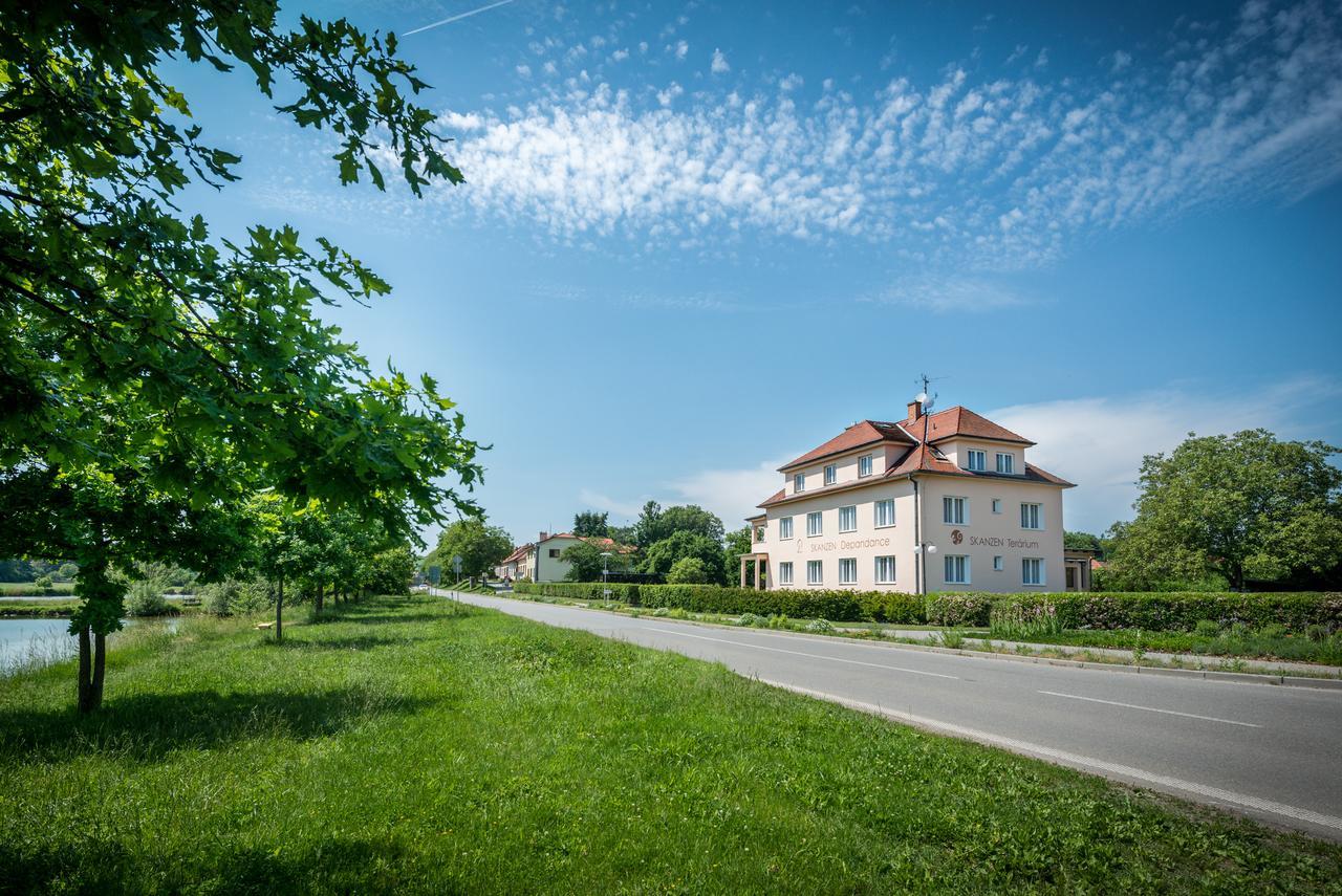 Hotel Skanzen Depandance Велеград Экстерьер фото